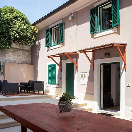 Iwy Holiday home *